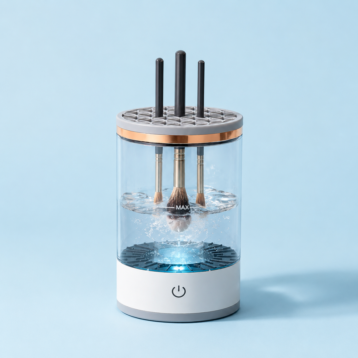 Limpiador eléctrico de brochas BeautyBrushClean™ en uso